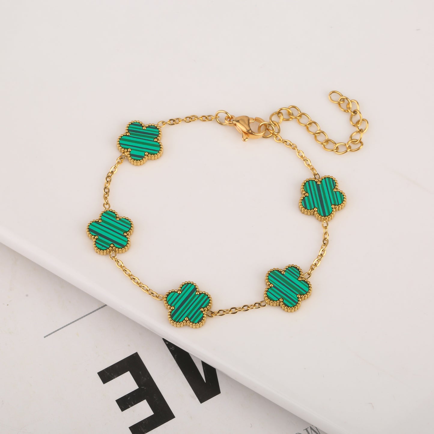 Four-leaf Clover Bracelet - Black/White